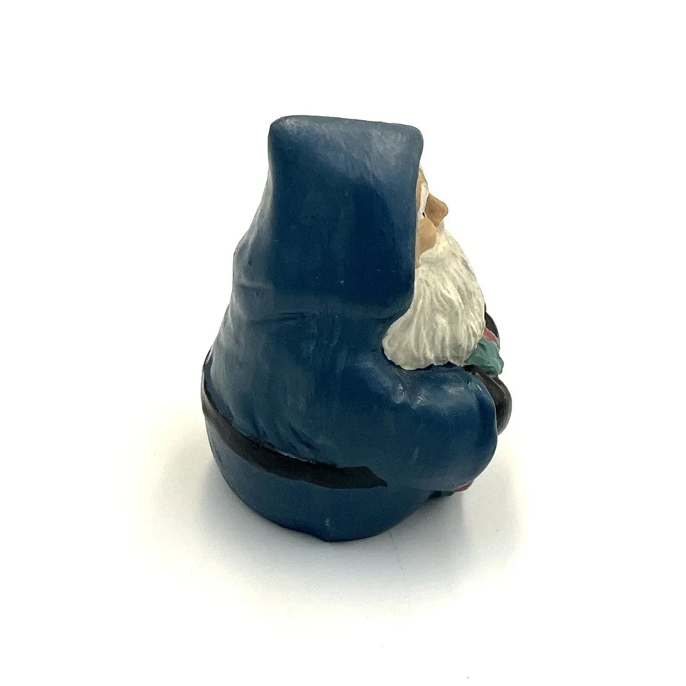 Vtg Hand Painted Resin Santa Figurine Blue Coat Carrying Wreath 3.5